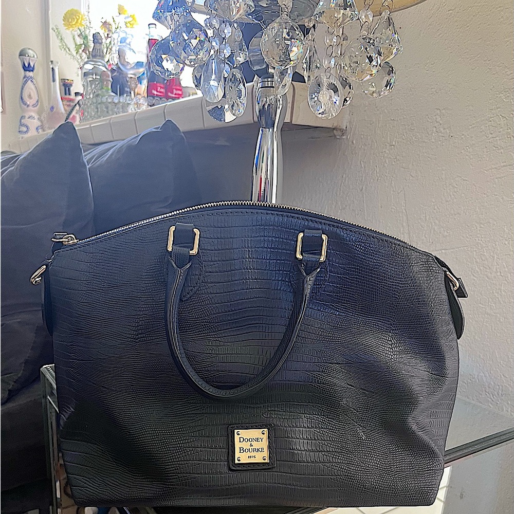 Do obey & Burke navy blue satchel